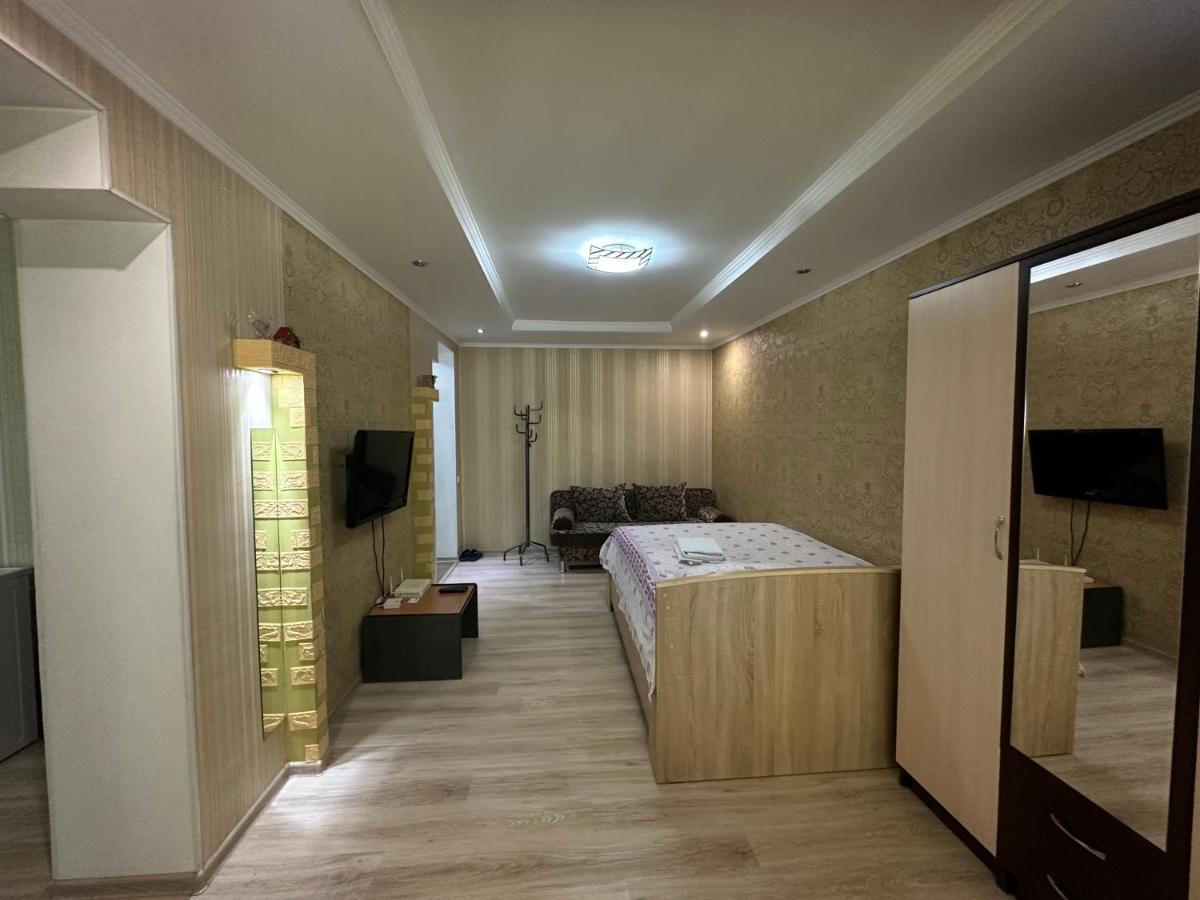 One-Room Apartment Opposite Almaty Airport Turksib エクステリア 写真