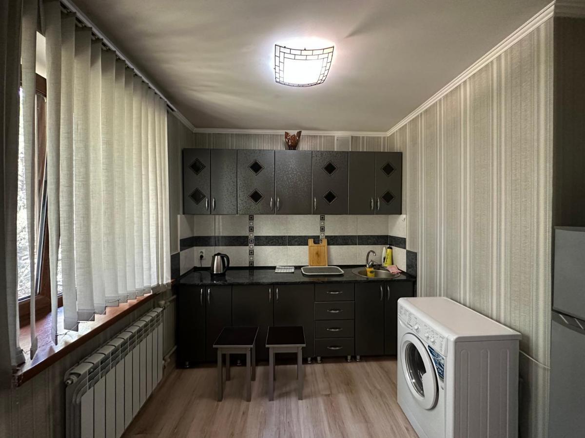 One-Room Apartment Opposite Almaty Airport Turksib エクステリア 写真