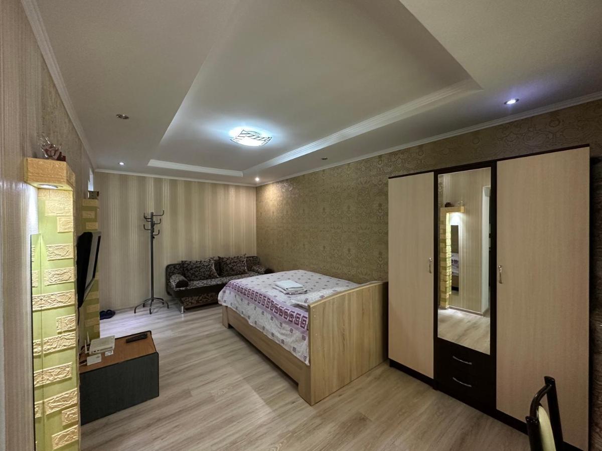 One-Room Apartment Opposite Almaty Airport Turksib エクステリア 写真