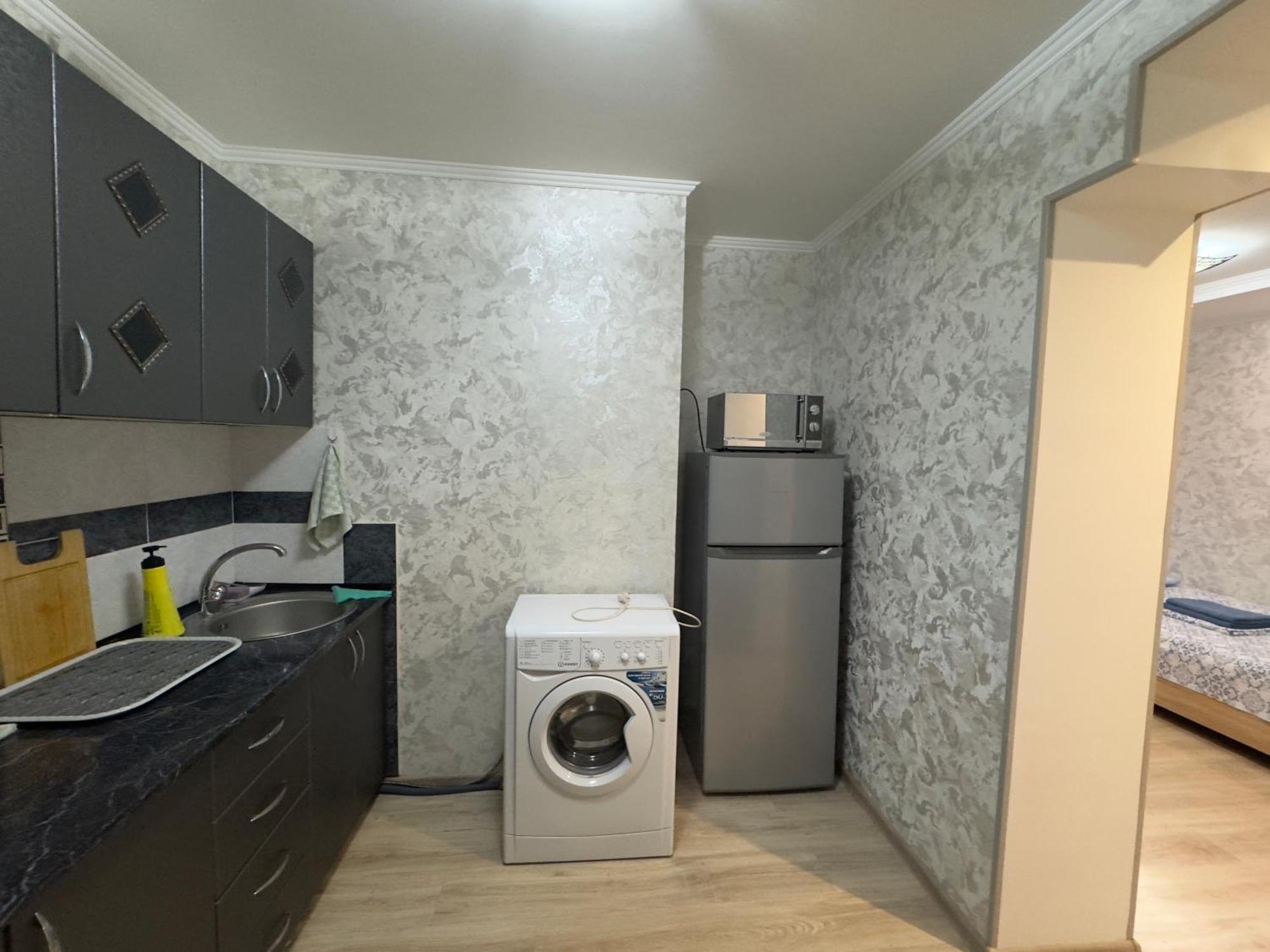 One-Room Apartment Opposite Almaty Airport Turksib エクステリア 写真